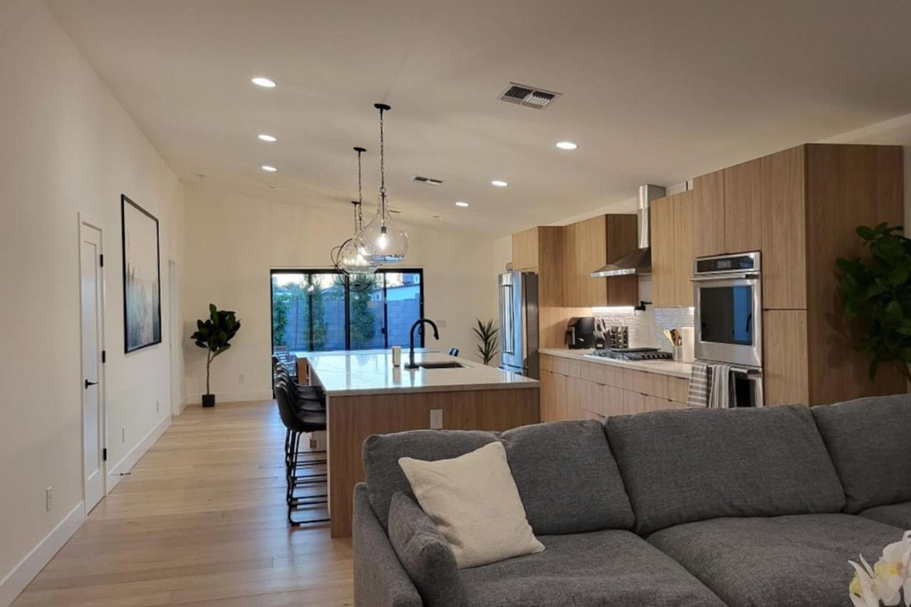Modern Living In Phx Heated Pool Arizona Charm