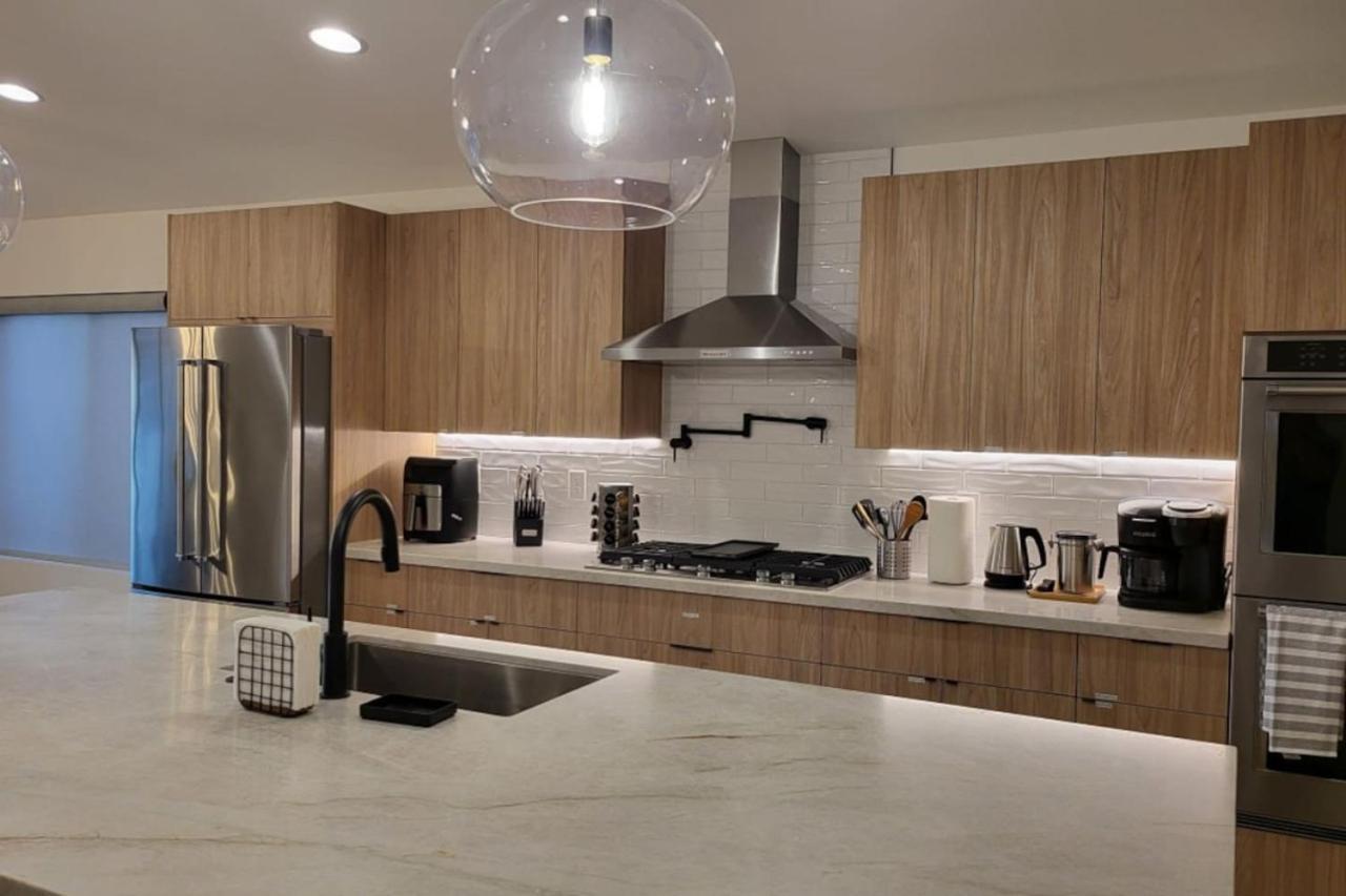 Holiday home Modern Living In Phx Heated Pool Arizona Charm *