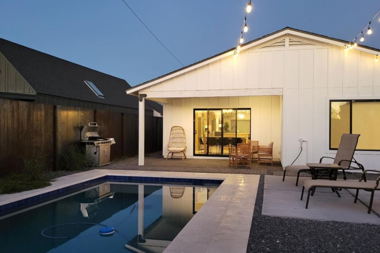 Modern Living In Phx Heated Pool Arizona Charm Holiday home