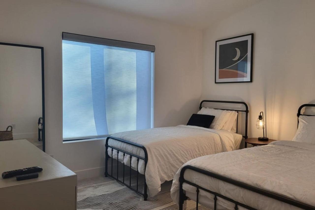 Modern Living In Phx Heated Pool Arizona Charm Holiday home *