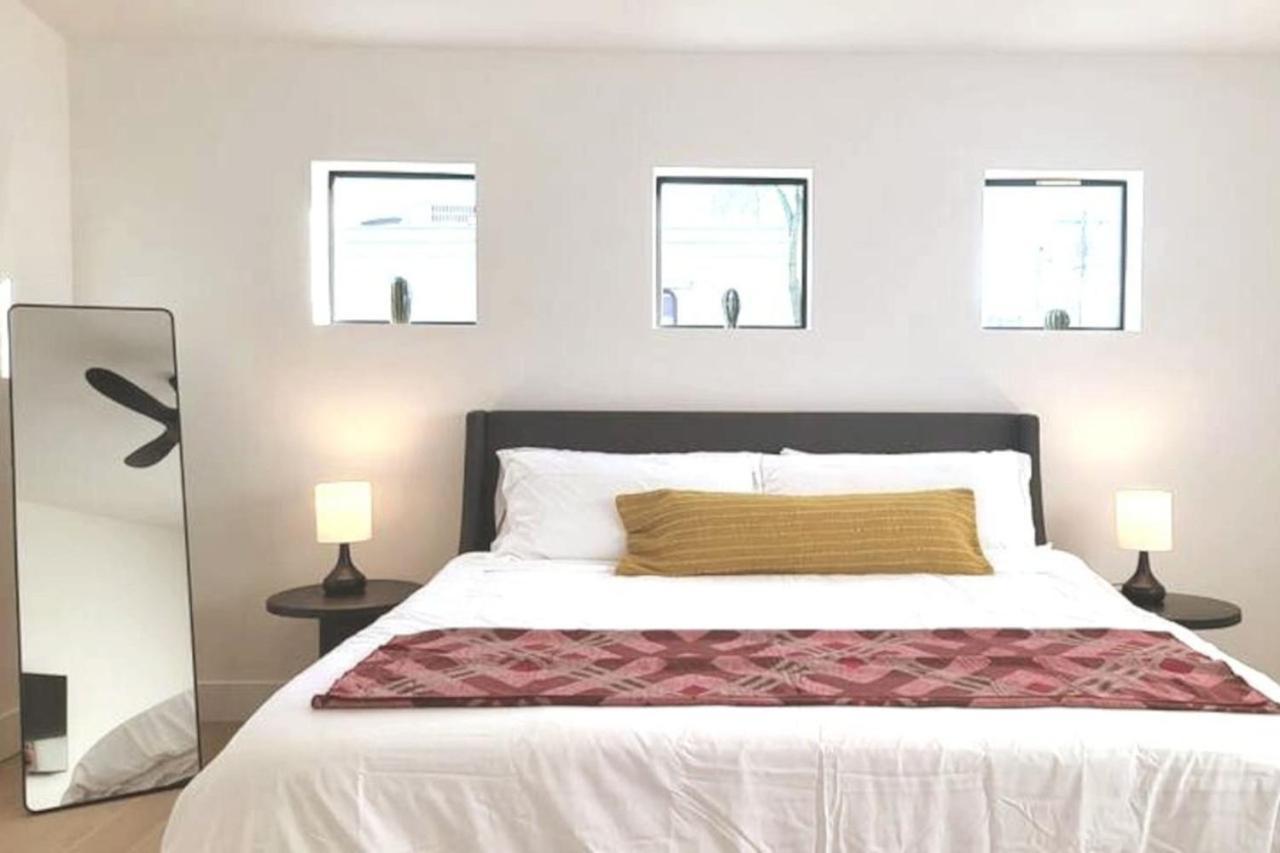 Holiday home Modern Living In Phx Heated Pool Arizona Charm *