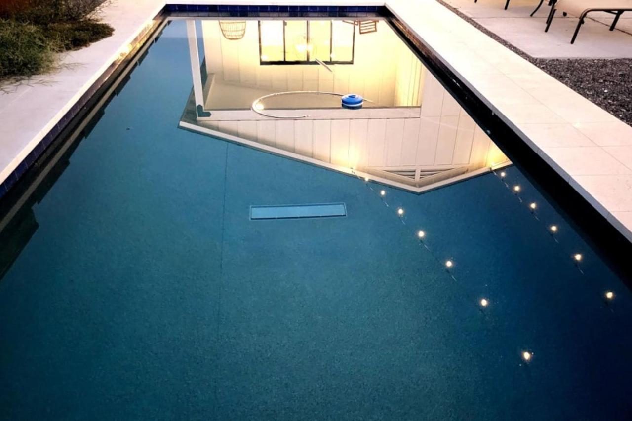 Modern Living In Phx Heated Pool Arizona Charm Holiday home Philadelphia