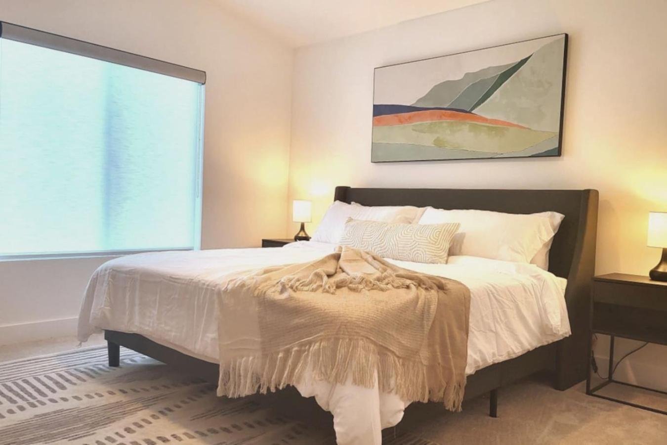 Modern Living In Phx Heated Pool Arizona Charm * Philadelphia